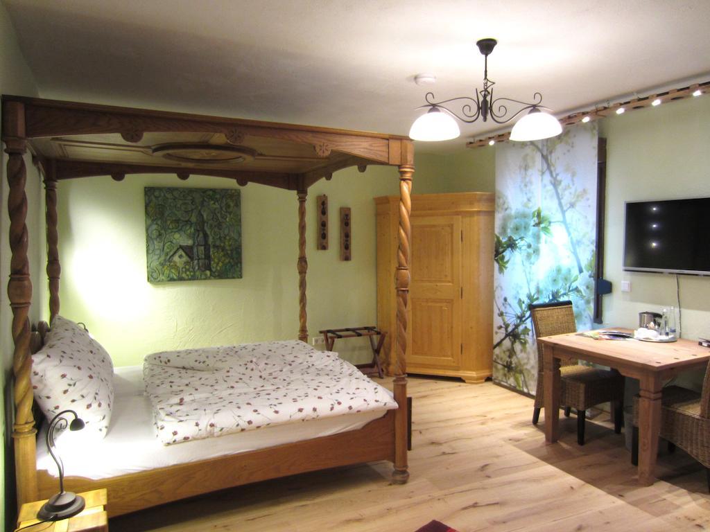 Cleo'S Hotel Кальштадт Номер фото