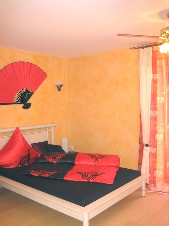 Cleo'S Hotel Кальштадт Номер фото